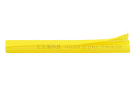 Gelber Farbselbst, der aufgeteiltes umsponnenes Sleeving für elektrische Drähte einwickelt